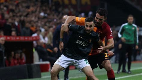 G­a­l­a­t­a­s­a­r­a­y­­d­a­ ­b­i­r­ ­s­a­k­a­t­l­ı­k­ ­d­a­h­a­